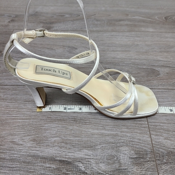 Touch Ups White Satin Strappy Wedding Sandals Size 7 - Picture 14 of 17
